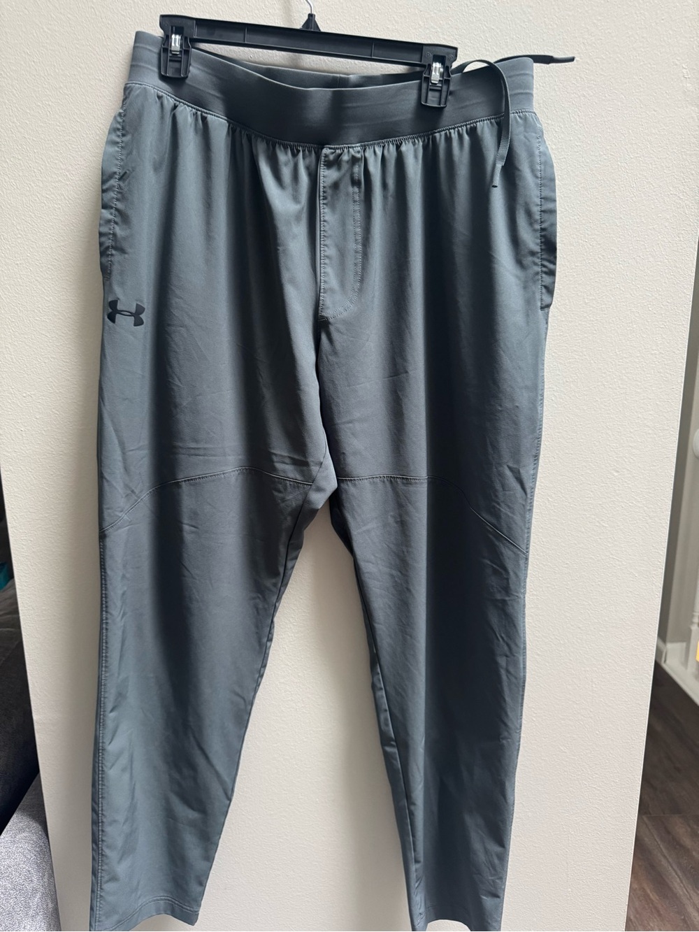 Under Armour Men's Dark Gray Athletic Joggers